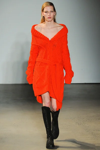 Look 10